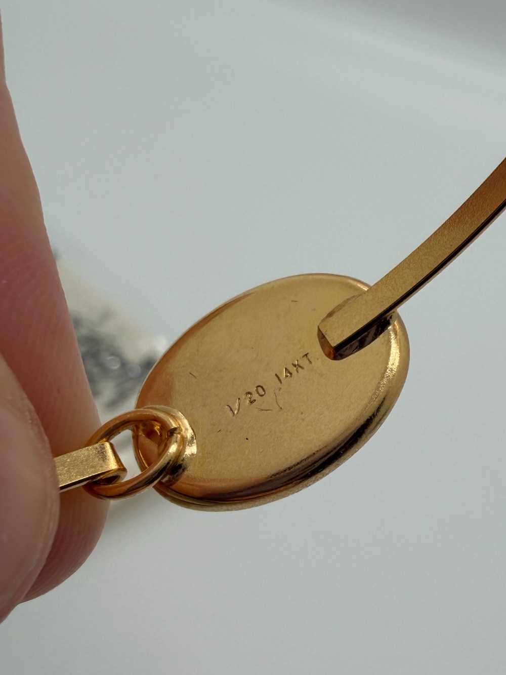 Scrimshaw 1/20 14k gf bangle bracelet